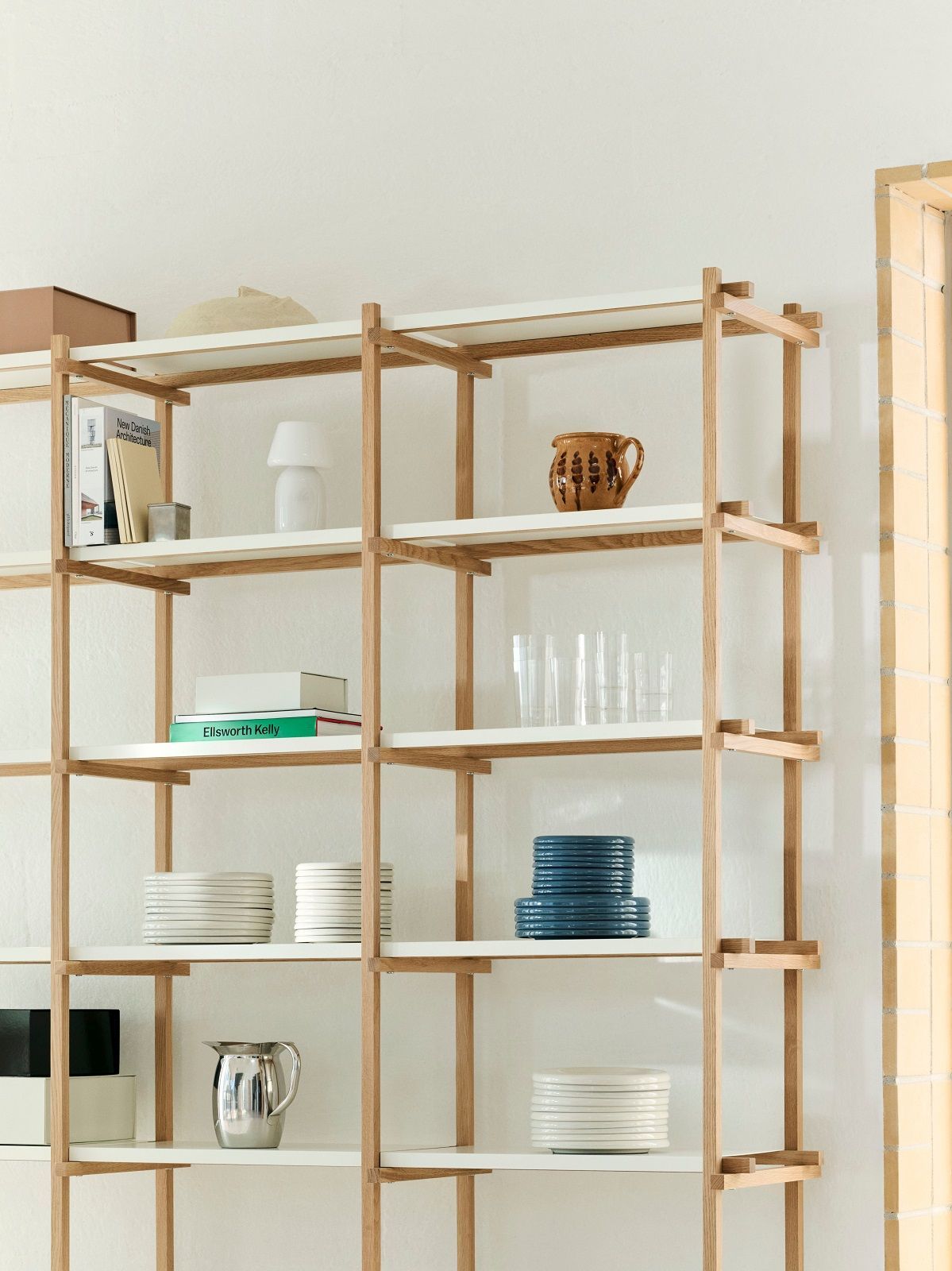 Woody High Shelf Hay