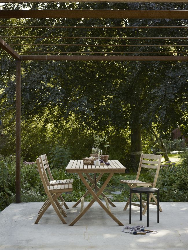 Selandia Table 147 Outdoor dining table Skagerak by Fritz Hansen