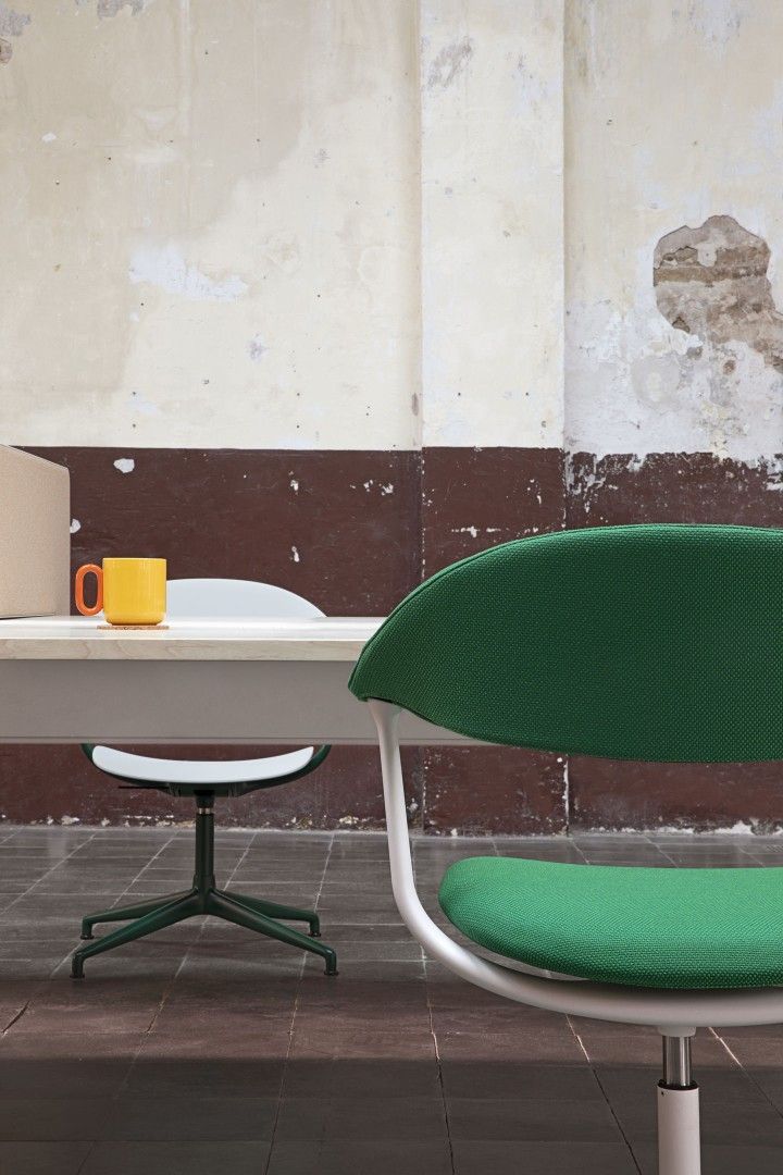 Mynt back and seat plastic office swivel chair Vitra