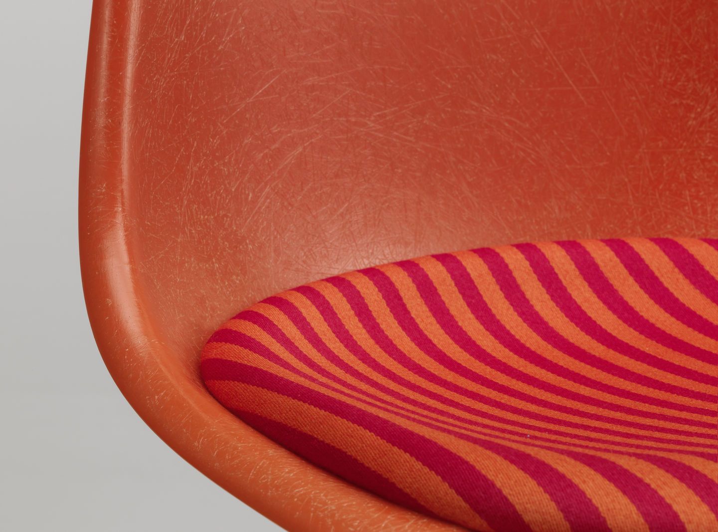 Eames Fibreglass Side Chair La Fonda Red Orange Vitra LIMITED EDITION 