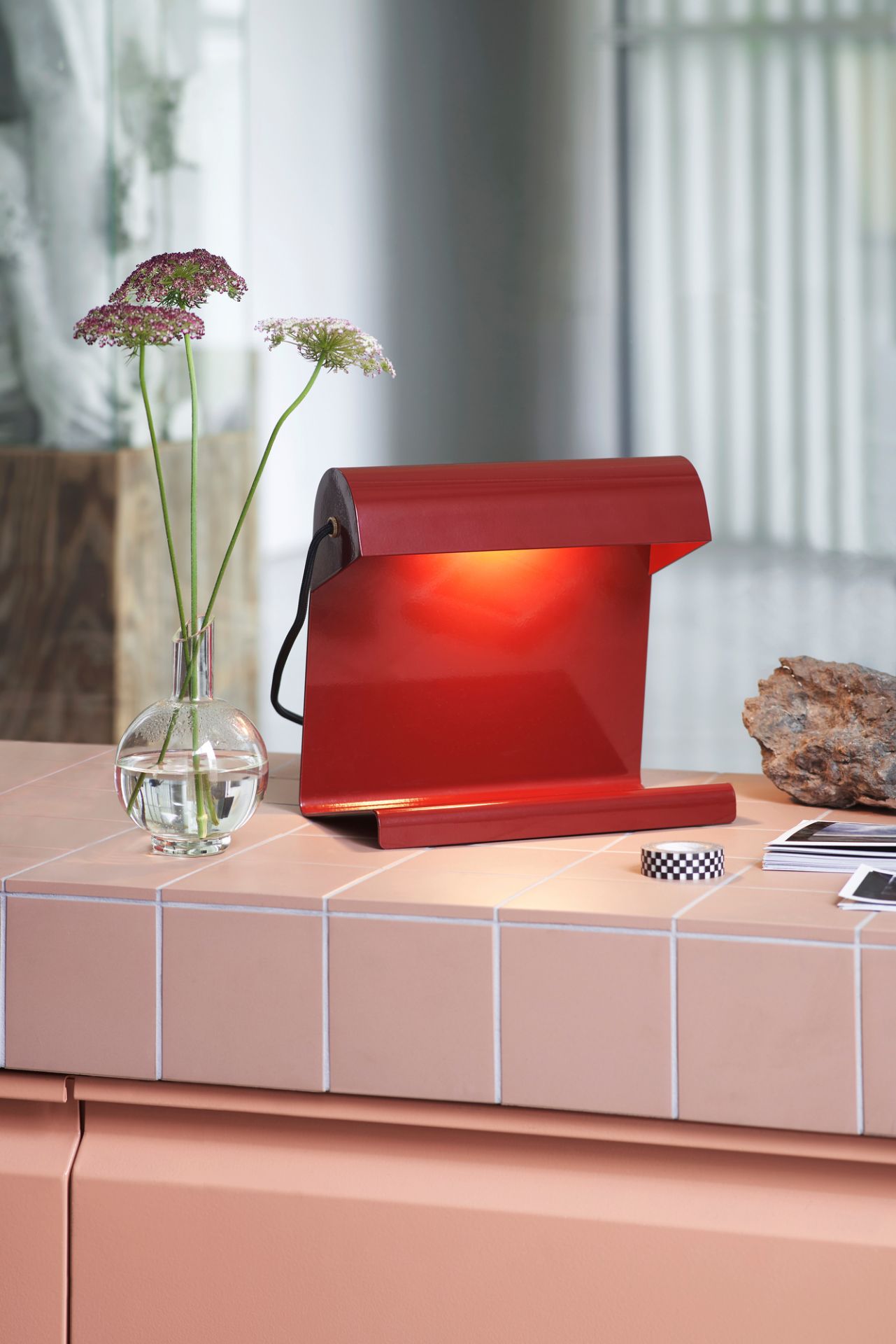 Lampe de Bureau Table lamp Vitra Japanese red