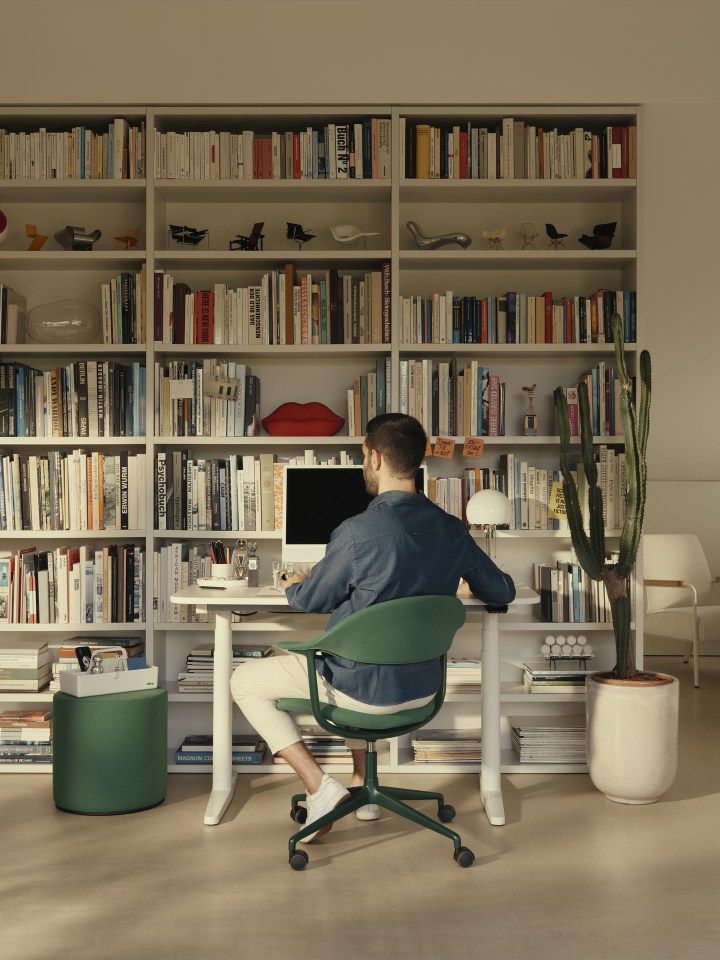 Mynt back and seat plastic office swivel chair Vitra