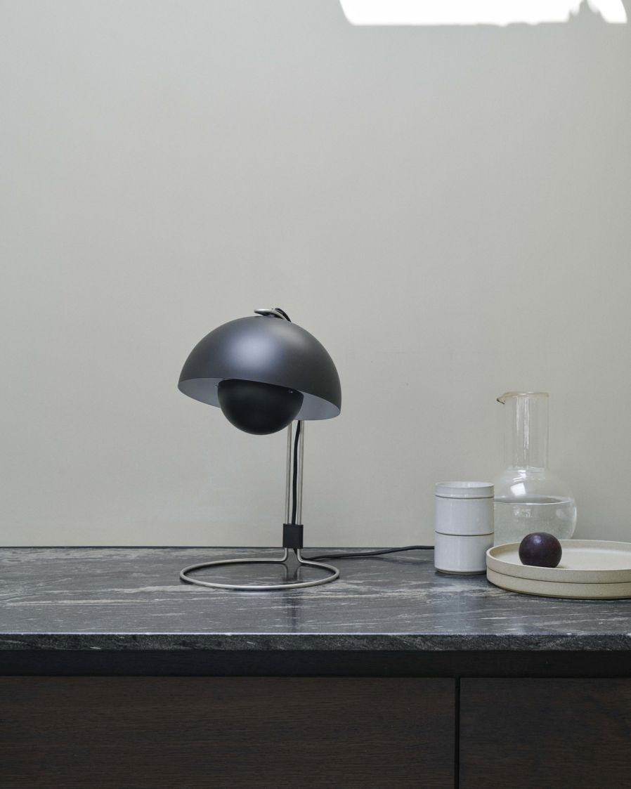 FlowerPot VP4 table lamp AndTradition