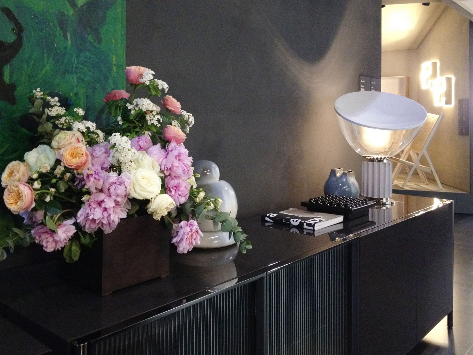 Taccia Table lamp Flos black