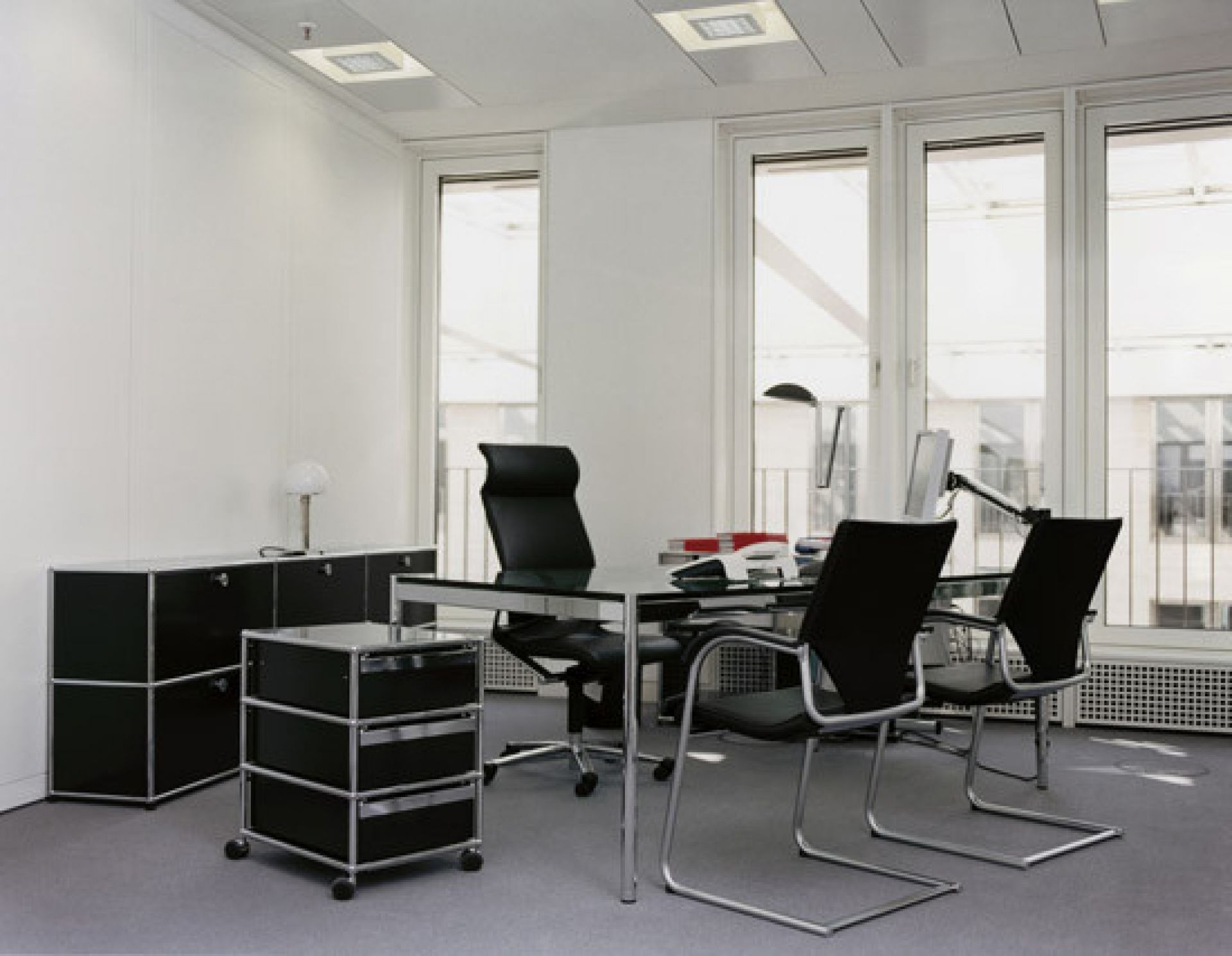 USM Haller Table 175 x 75 cm pearl grey QUICK SHIP