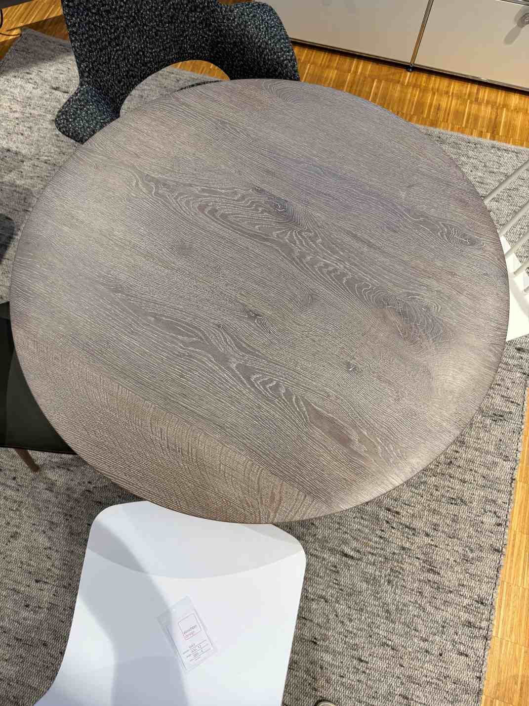 BC 07 Basket table round OAK SMOKED WHITE ROUGH EFFECT Janua EXHIBITION PIECE