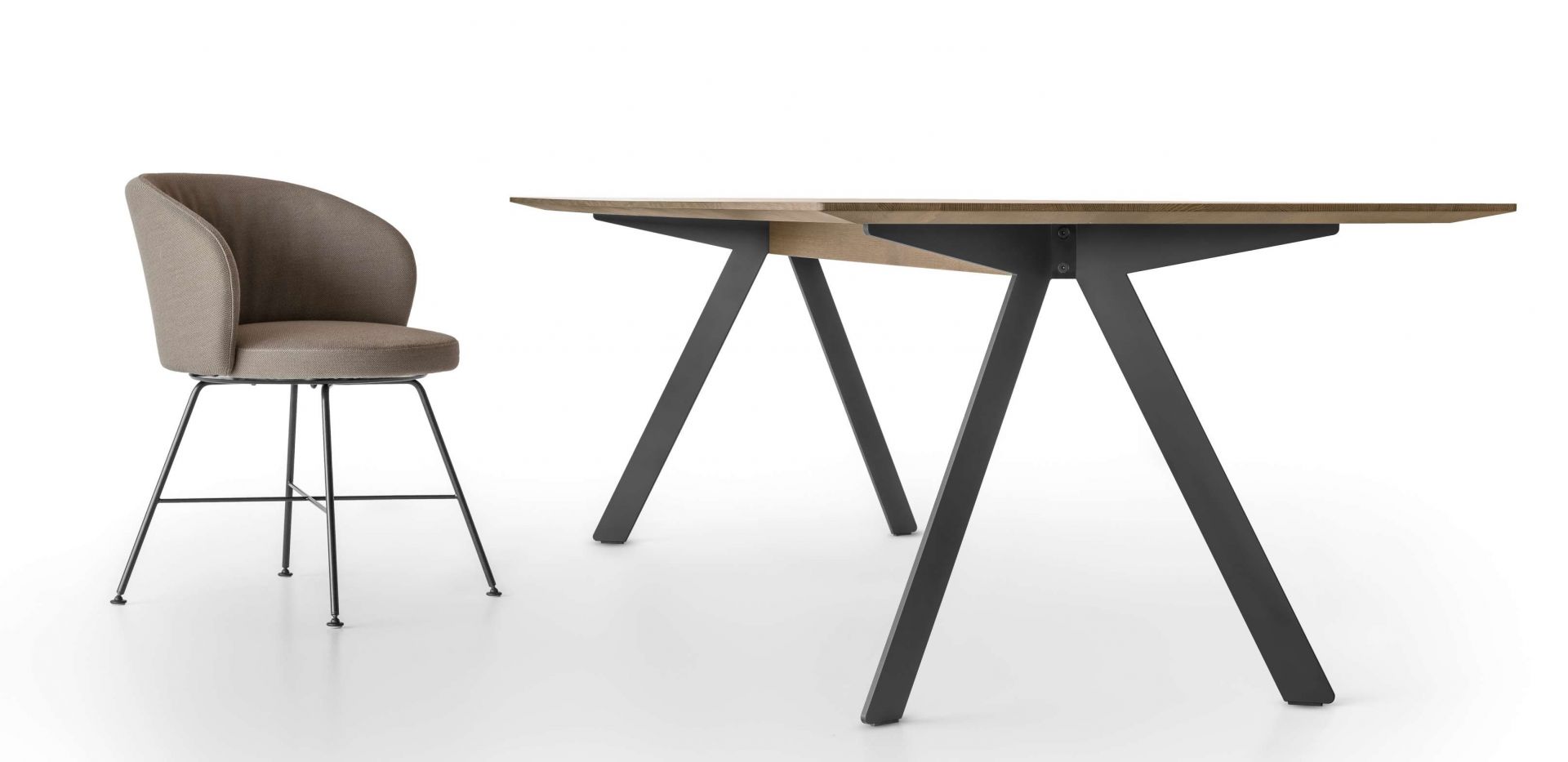 Barra Extending table Girsberger