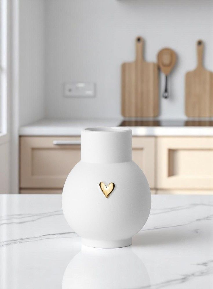 Lovely mini ball vase heart gold wheels