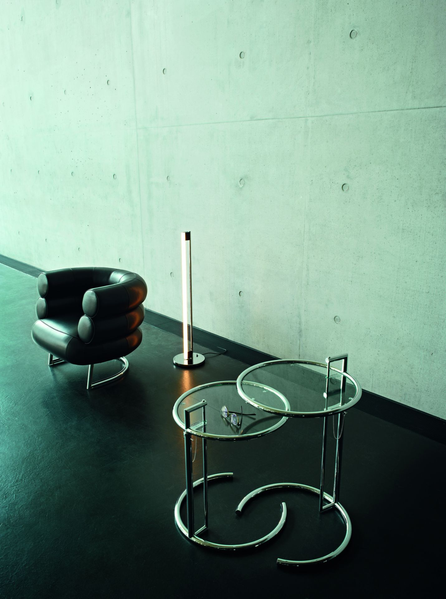 Adjustable Table E1027 Side Table ClassiCon - QUICK SHIP