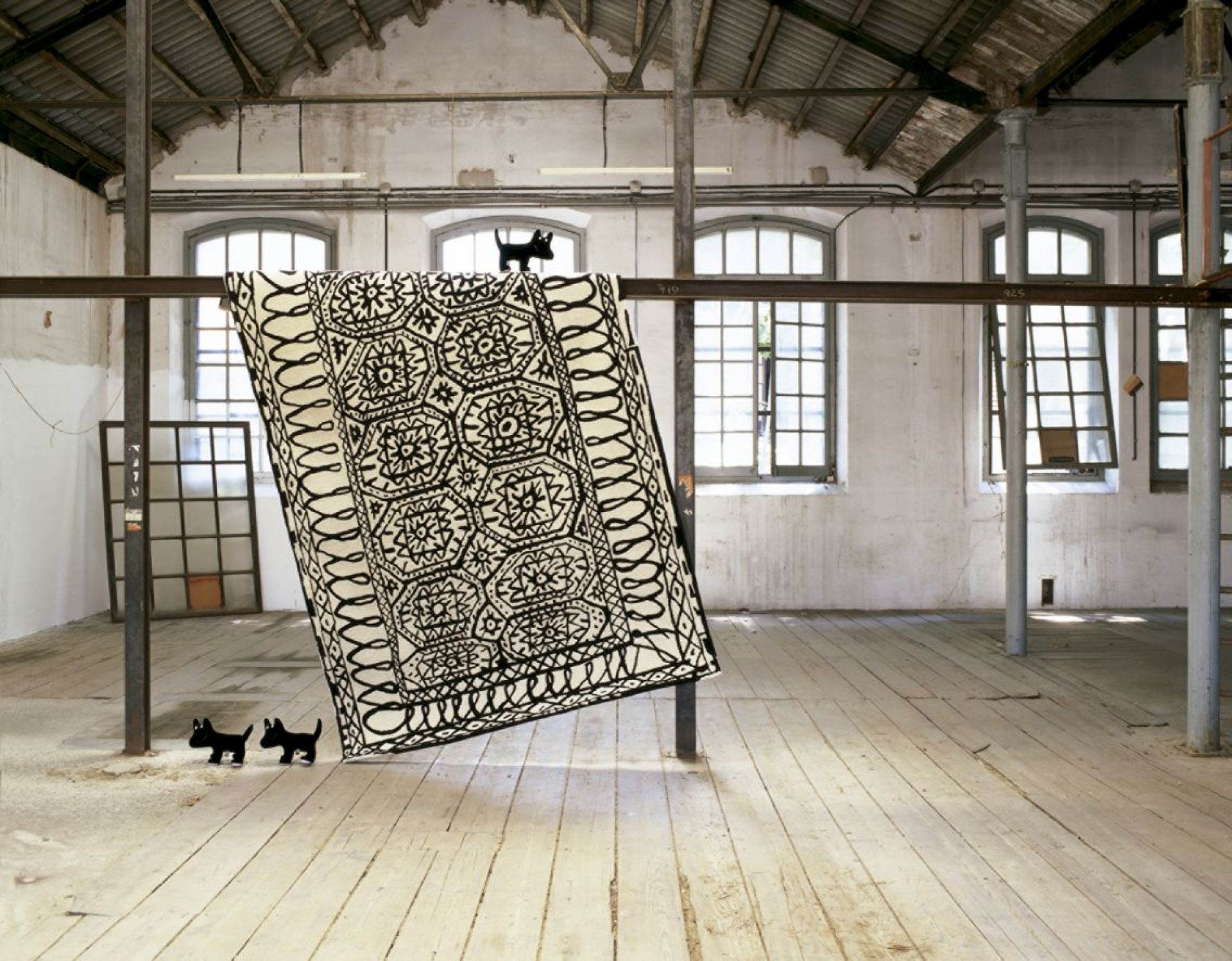 Black on White Estambul Carpet Nanimarquina