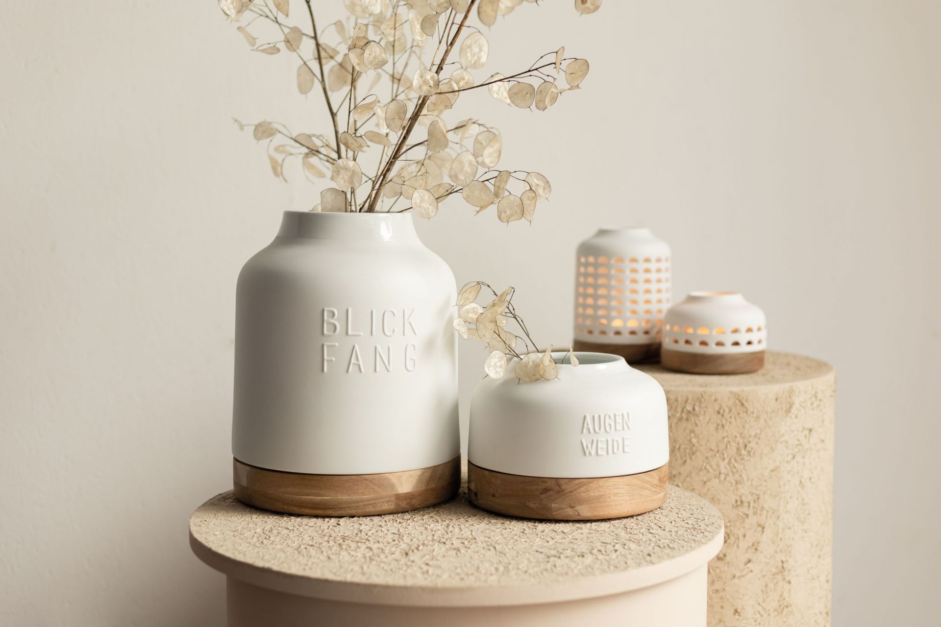 Eye-catching lanterns set of 2 Räder