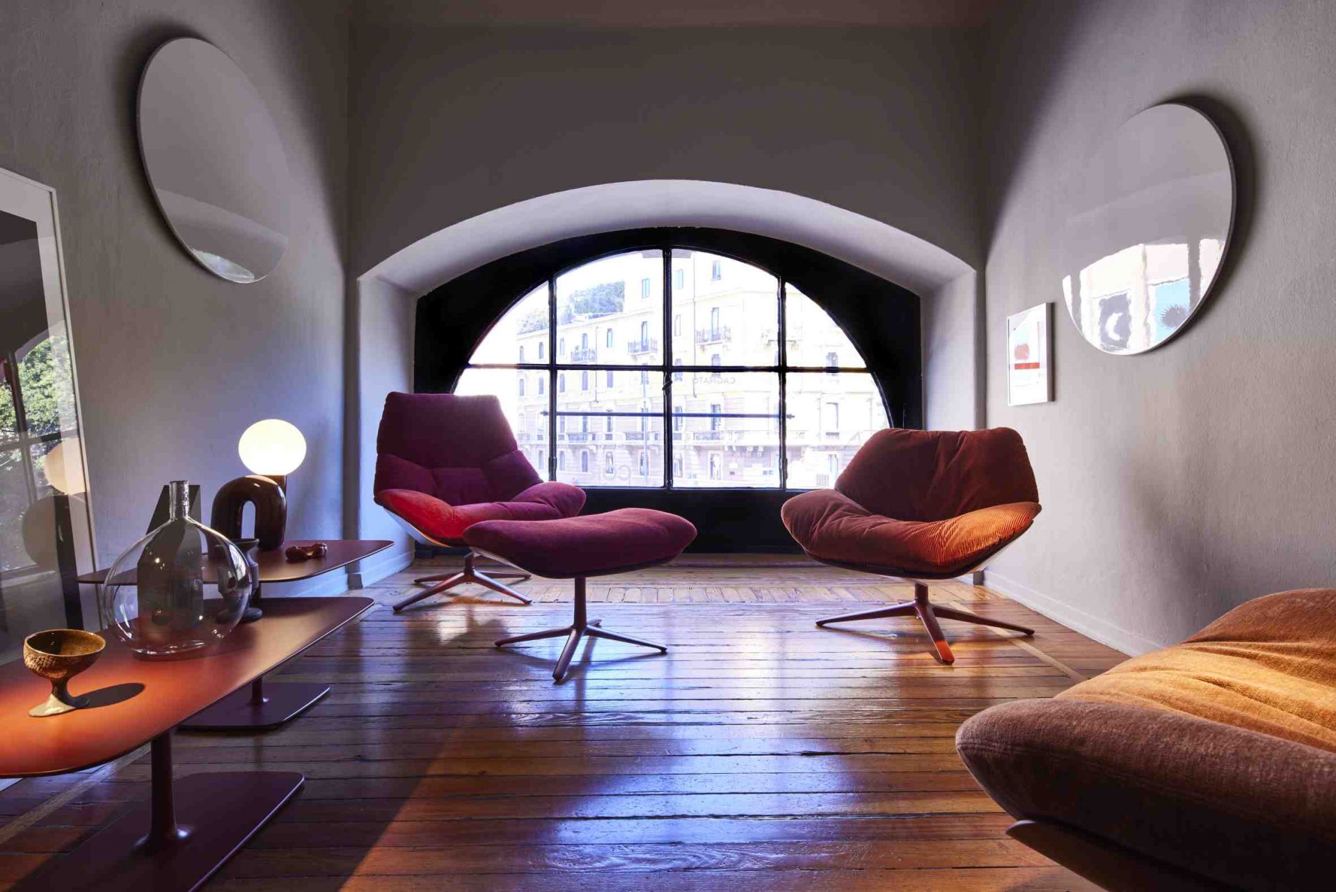 Shrimp 23 Swivel Armchair Cor