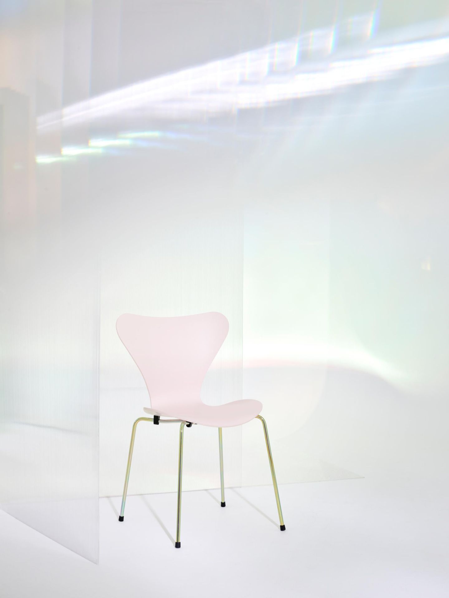 Sevener / Series Chair 3107 Fritz Hansen Ever the Sevener LIMITED EDITION