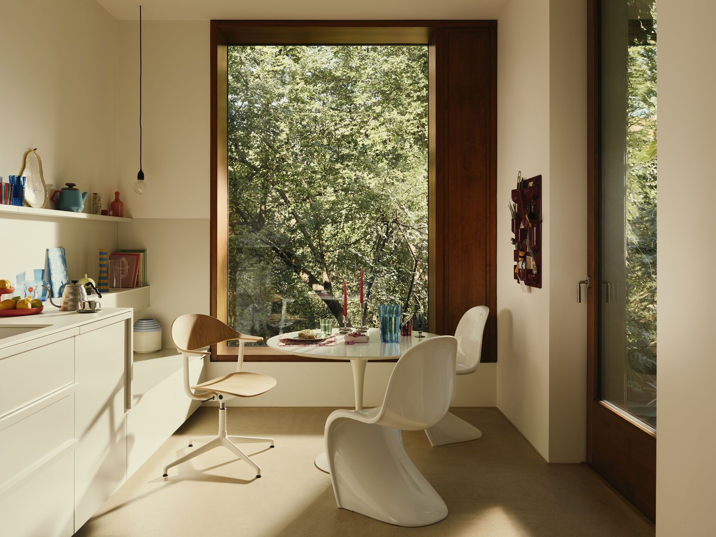 Mynt back and seat Plywood office swivel chair Vitra